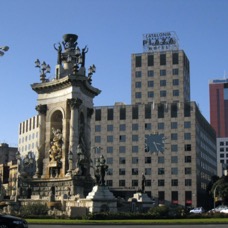 002_Plaça_d'Espanya,_font_i_hotel_Catalonia_Plaza.jpg