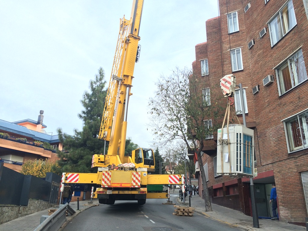 Servicio de gr&uacute;a en Barcelona